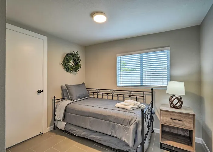 Hotel Vacation - Pet Friendly! Phoenix